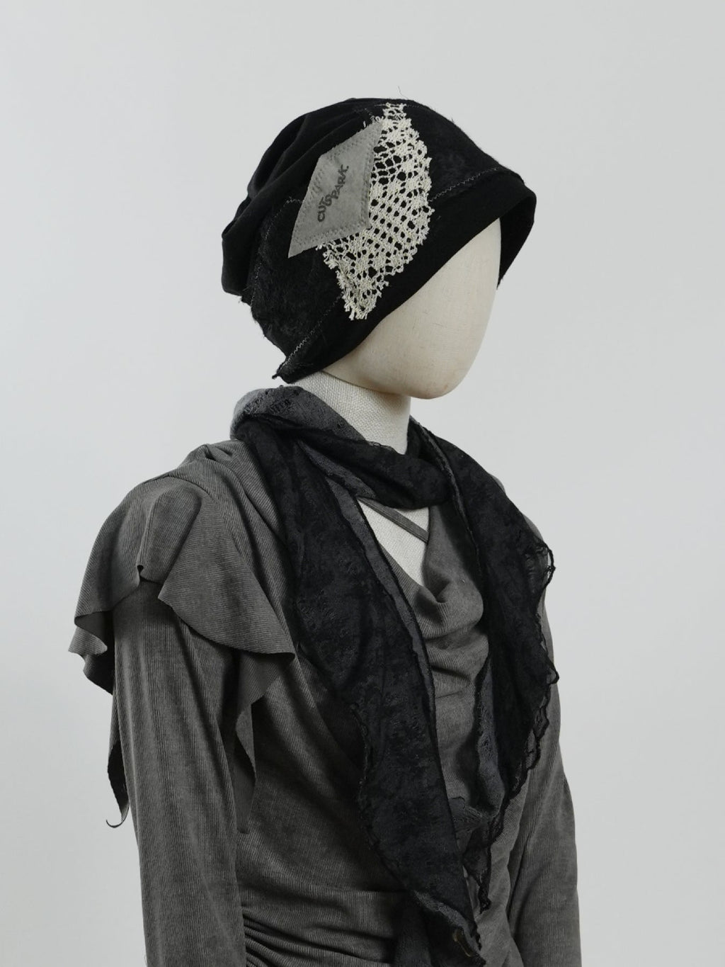 Two-color thin scarf