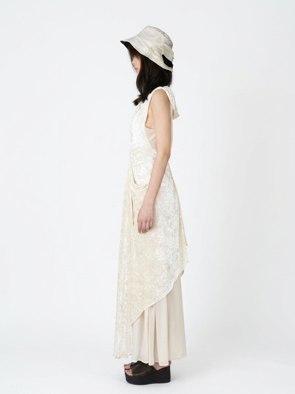 V-neck velvet dress