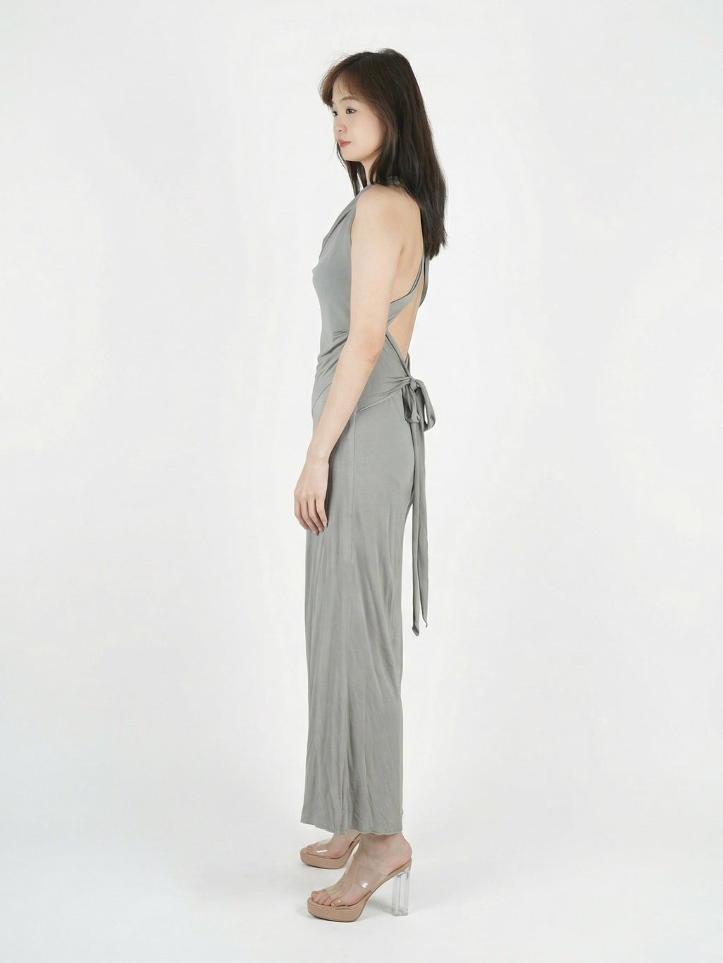 Flowywaist-cinched long dress