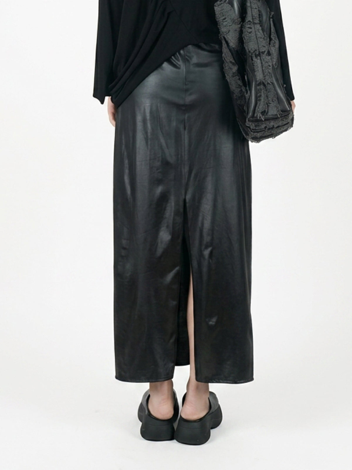 Long skirt with waist pleats